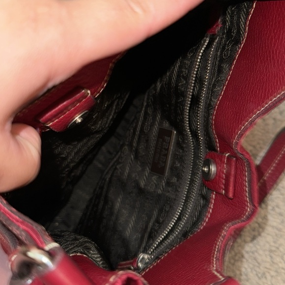 Prada Authentic very good condition used - Picture 3 of 11